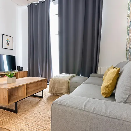 Bajo A Estrenar En El Centro De * Santander